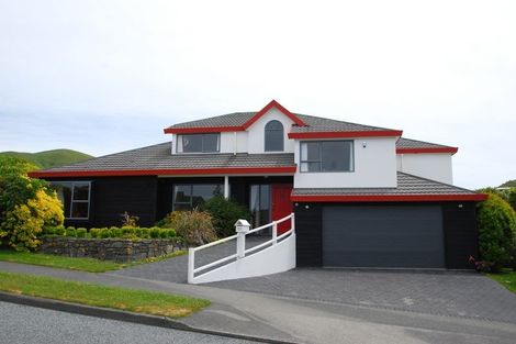 Photo of property in 122 Westchester Drive, Churton Park, Wellington, 6037