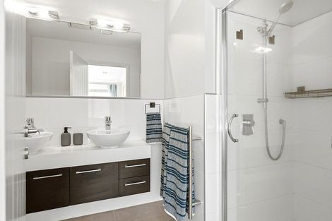 Photo of property in 12 Parkside Drive, Orewa, 0931