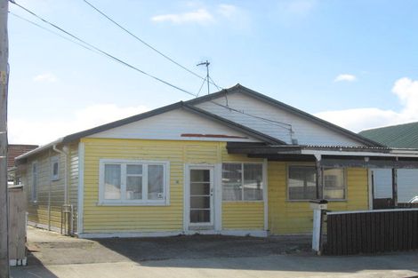 Photo of property in 81 Endeavour Street, Lyall Bay, Wellington, 6022