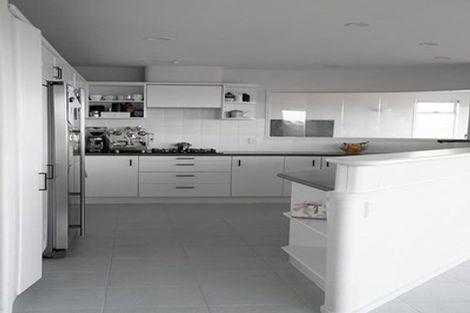 Photo of property in 1/2 Ocean View Road, Milford, Auckland, 0620