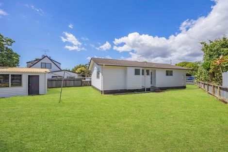 Photo of property in 12 Slim Place, Clendon Park, Auckland, 2103