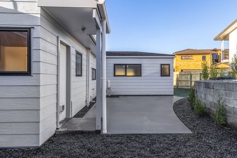 Photo of property in 102 Langdale Avenue, Paraparaumu, 5032