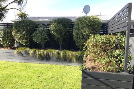 Photo of property in 51 Niven Street, Avondale, Christchurch, 8061