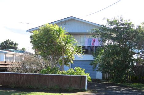 Photo of property in 21 Pine Road, Orewa, 0931