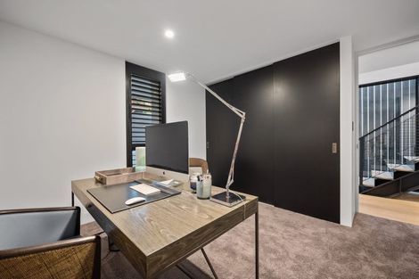 Photo of property in 314a Hurstmere Road, Takapuna, Auckland, 0622