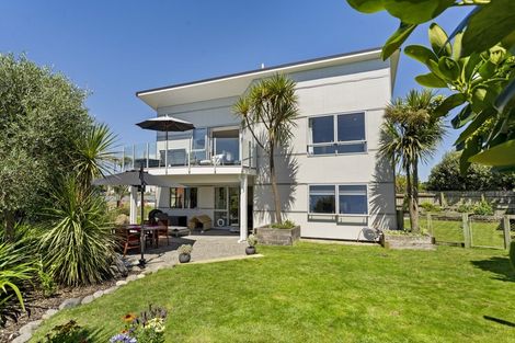 Photo of property in 155 Field Way, Waikanae Beach, Waikanae, 5036