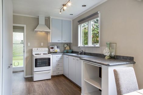 Photo of property in 9 The Grove, Titirangi, Auckland, 0604