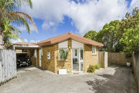 Photo of property in 2/3 Caribbean Drive, Unsworth Heights, Auckland, 0632