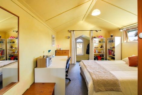 Photo of property in 137 Georges Drive, Napier South, Napier, 4110