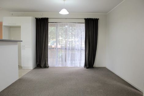 Photo of property in 17 Hutchinson Avenue, New Lynn, Auckland, 0600