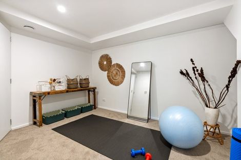 Photo of property in 6 Dorset Way, Wilton, Wellington, 6012