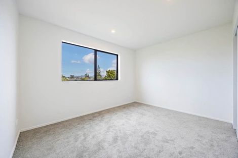 Photo of property in 3/17 Kingdale Road, Henderson, Auckland, 0610