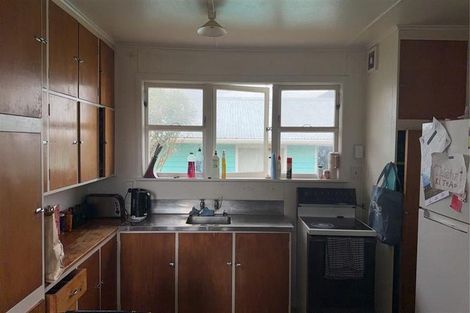 Photo of property in 16 Winchester Street, Levin, 5510
