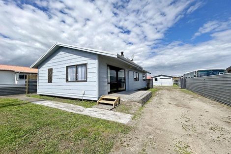 Photo of property in 22 Raupo Street, Castlecliff, Whanganui, 4501