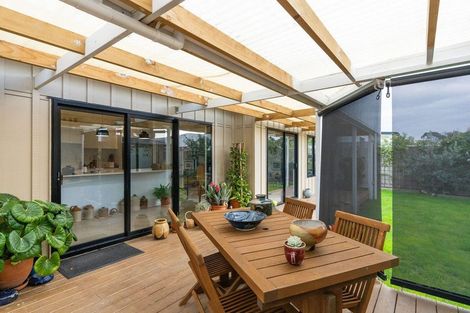 Photo of property in 6 Kingi Te Ahoaho Place, Otaki, 5512