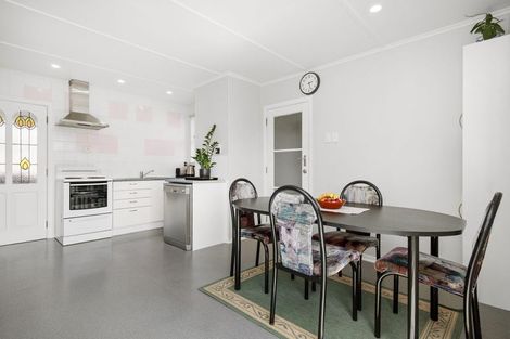Photo of property in 5 Cara Crescent, Paparangi, Wellington, 6037