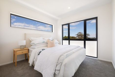 Photo of property in 17a Trinidad Road, Sunnynook, Auckland, 0620