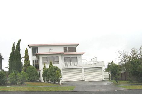 Photo of property in 20 Chelsea View Drive, Chatswood, Auckland, 0626