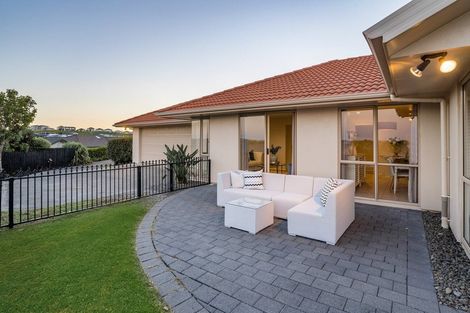 Photo of property in 113 Tauranga Place, Orewa, 0931