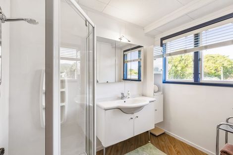 Photo of property in 202 Matai Road, Raumati Beach, Paraparaumu, 5032