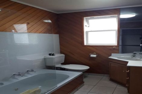 Photo of property in 11 Preston Avenue, Henderson, Auckland, 0610
