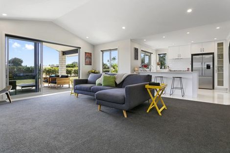 Photo of property in 2/1 Lowe Road, Rukuhia, Hamilton, 3282