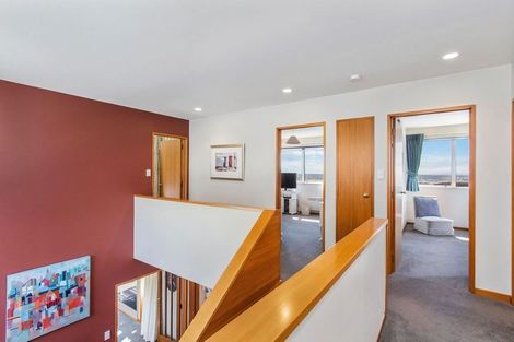 Photo of property in 12 Luxton Place, Mount Pleasant, Christchurch, 8081