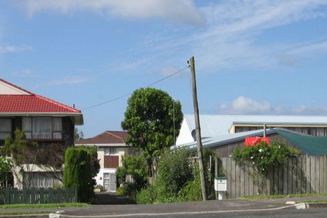 Photo of property in 73 Hobsonville Road, West Harbour, Auckland, 0618