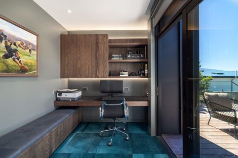 Photo of property in 37 Mount Pleasant Road, Mount Pleasant, Christchurch, 8081