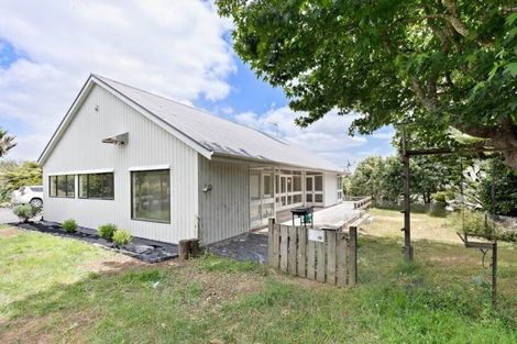 Photo of property in 466 Taupaki Road, Kumeu, 0892