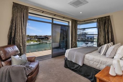 Photo of property in 12 Rauiri Drive, One Tree Point, 0118