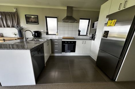 Photo of property in 34 Tiriwa Drive, Massey, Auckland, 0614