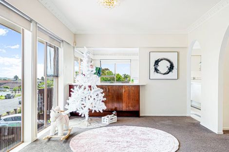 Photo of property in 140 Fisher Parade, Farm Cove, Auckland, 2012