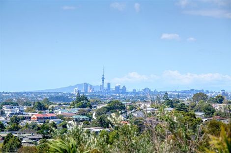 Photo of property in 114 Woodglen Road, Glen Eden, Auckland, 0602