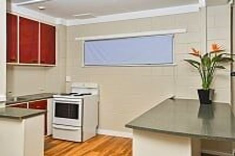 Photo of property in 15 Glencourt Place, Glenfield, Auckland, 0629