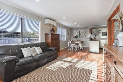 Photo of property in 10 Luxton Place, Rangiora, 7400