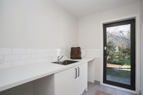 Photo of property in 8 Mcfaddens Road, St Albans, Christchurch, 8052