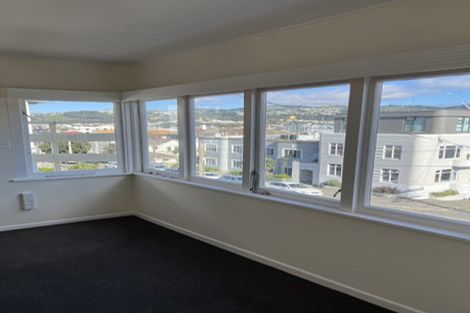 Photo of property in 22 Hawker Street, Mount Victoria, Wellington, 6011