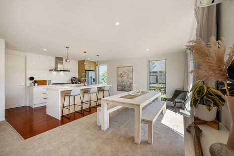 Photo of property in 8 Irvines Track, Halswell, Christchurch, 8025