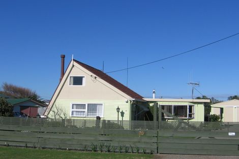 Photo of property in 20 Roore Street, Foxton Beach, Foxton, 4815