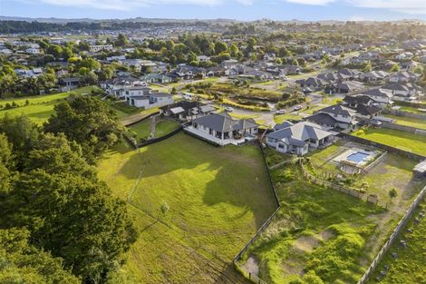 Photo of property in 21 Kahika Grove, Huapai, Kumeu, 0810