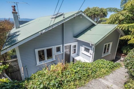 Photo of property in 11 Highbury Crescent, Highbury, Wellington, 6012