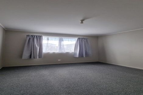 Photo of property in 1/29 Becker Drive, Weymouth, Auckland, 2103