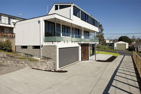 Photo of property in 35a Rothesay Bay Road, Rothesay Bay, Auckland, 0630