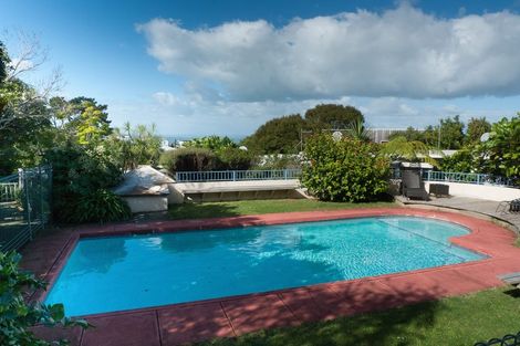 Photo of property in 9/18 Parr Terrace, Castor Bay, Auckland, 0620