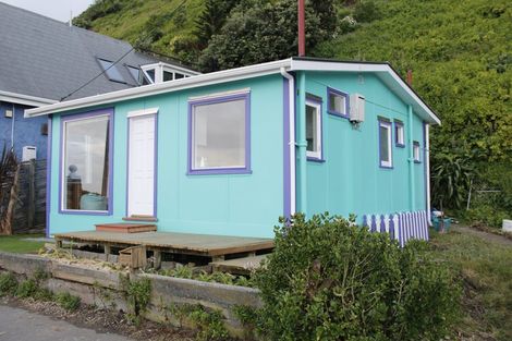 Photo of property in 130 Owhiro Bay Parade, Owhiro Bay, Wellington, 6023