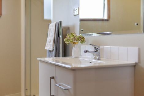 Photo of property in 5 Eatwell Avenue, Paraparaumu Beach, Paraparaumu, 5032