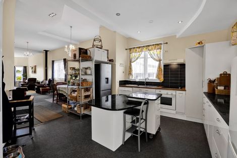 Photo of property in 3 Victoria Street, Hawera, 4610