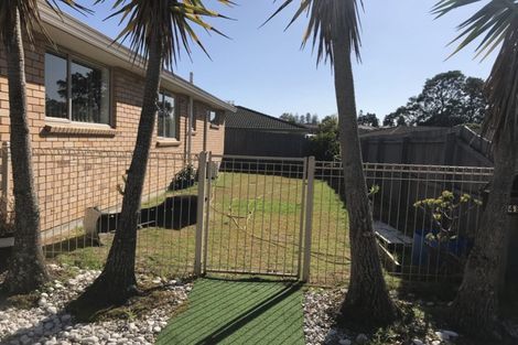 Photo of property in 48 Castlefinn Drive, Weymouth, Auckland, 2103