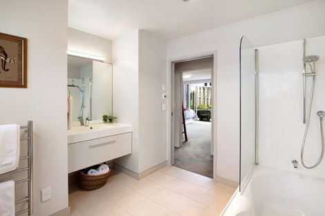 Photo of property in 30 Ngarata Avenue, Mount Maunganui, 3116